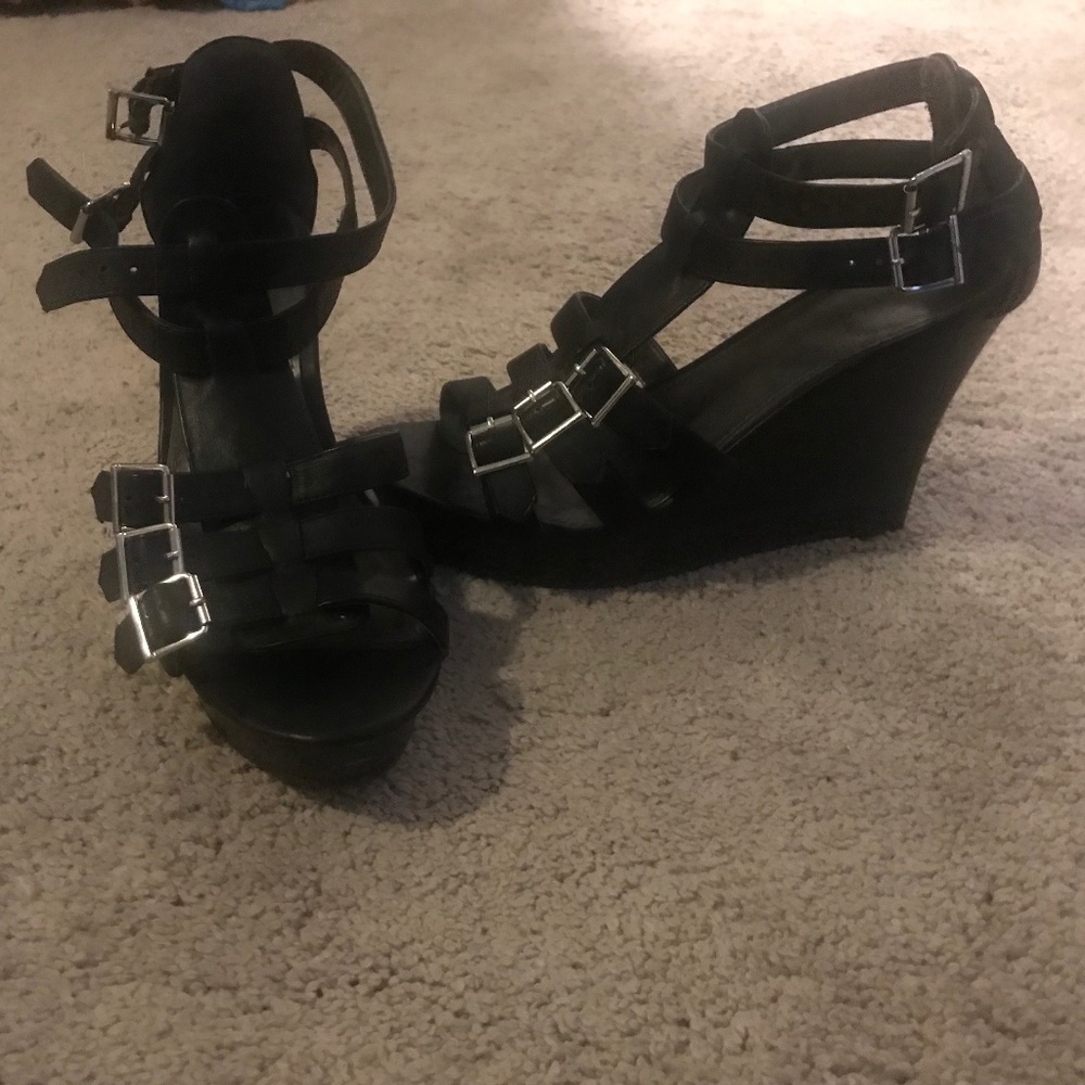 Express Black strappy wedges
